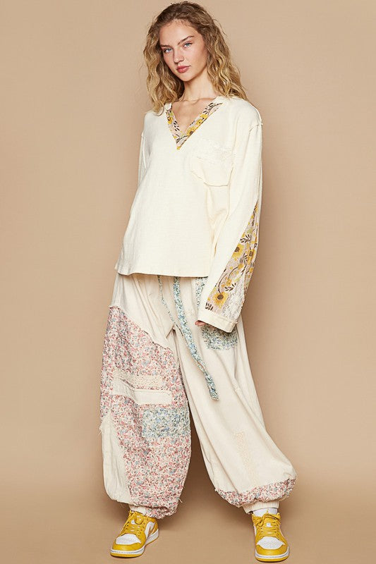 POL Lace Detail Flower Printed V-Neck Knit Top - The Goddess Galleries