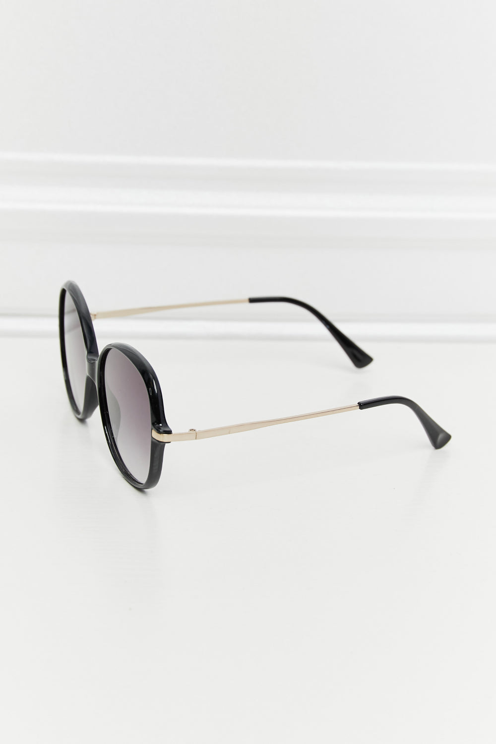 Metal-Plastic Hybrid Full Rim Sunglasses - The Goddess Galleries