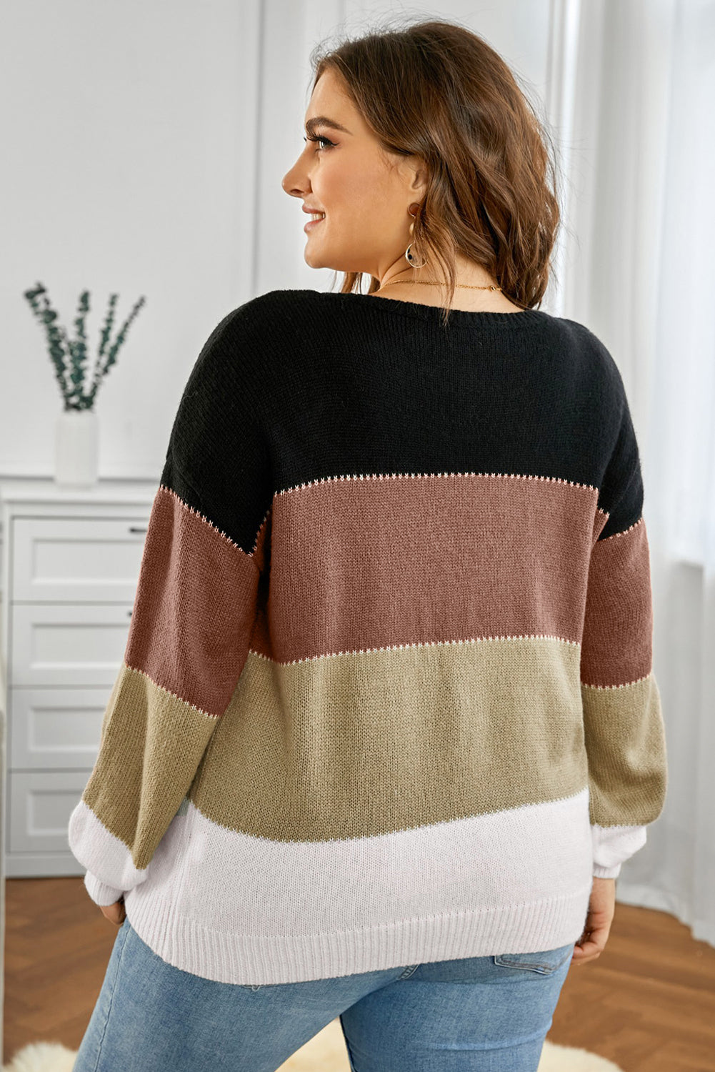 Plus Size Color Block Round Neck Sweater - The Goddess Galleries