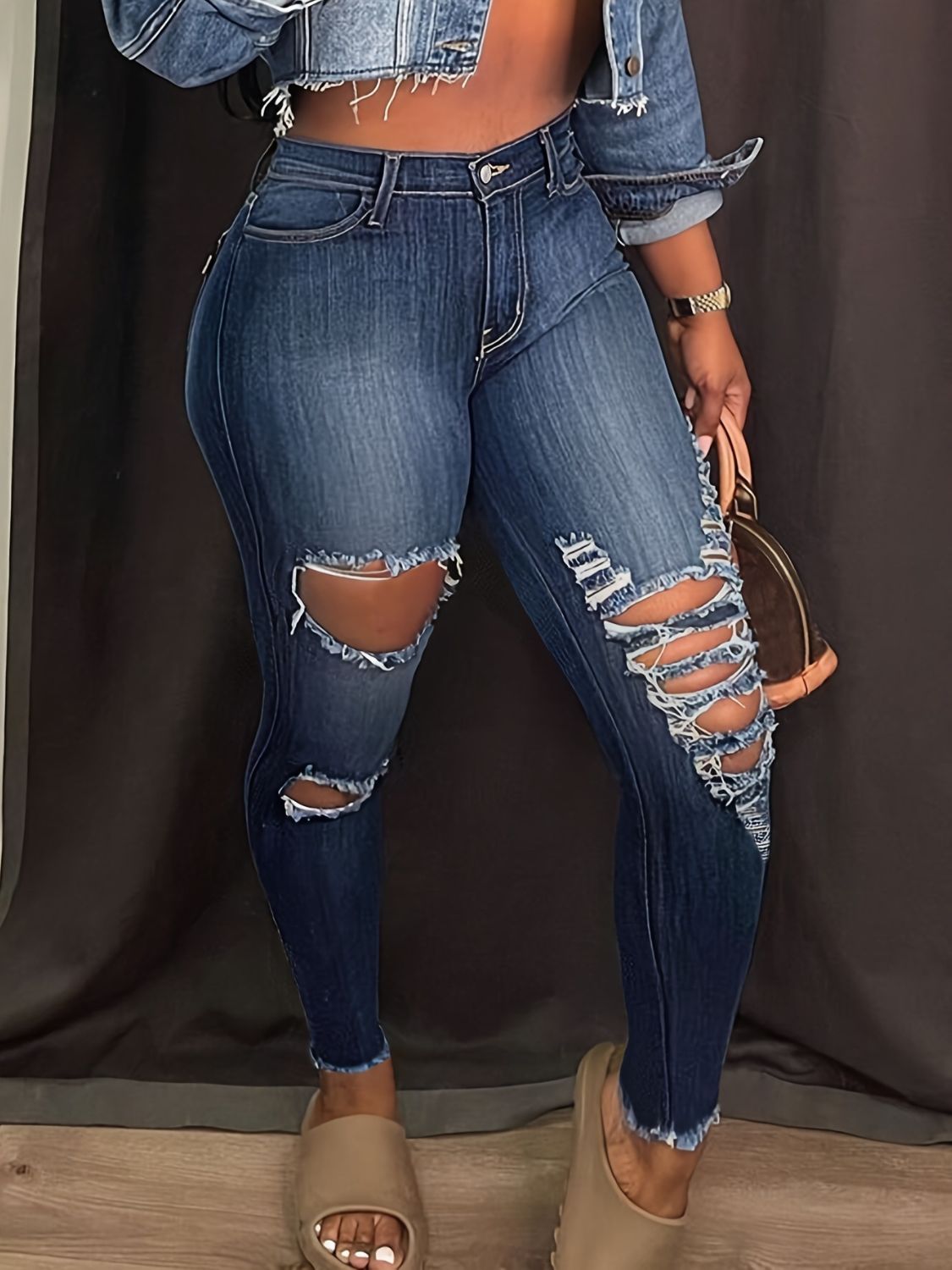 Distressed Skinny Jeans with Pockets - The Goddess Galleries