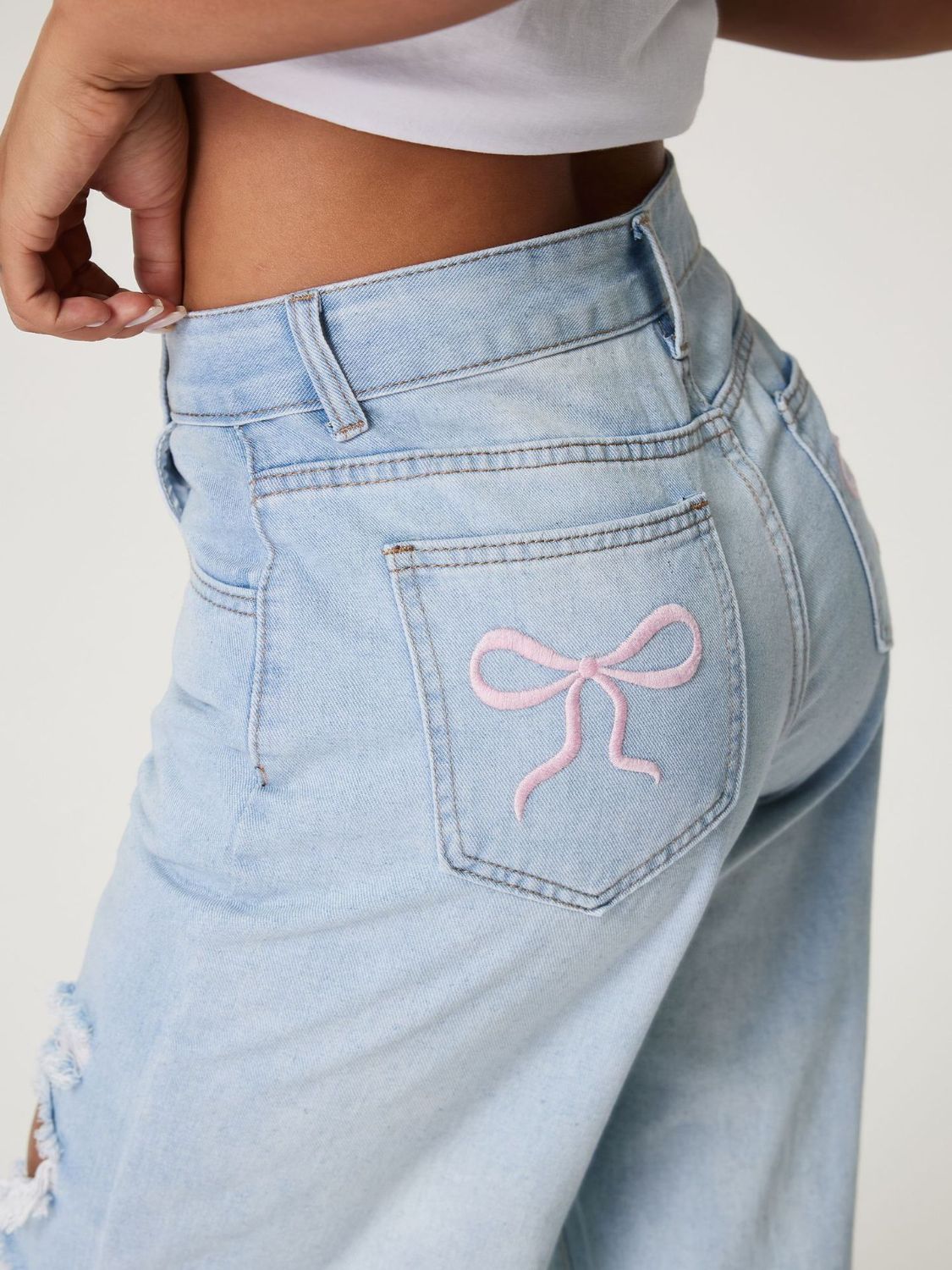 Distressed Wide Leg Jeans with Pockets - The Goddess Galleries