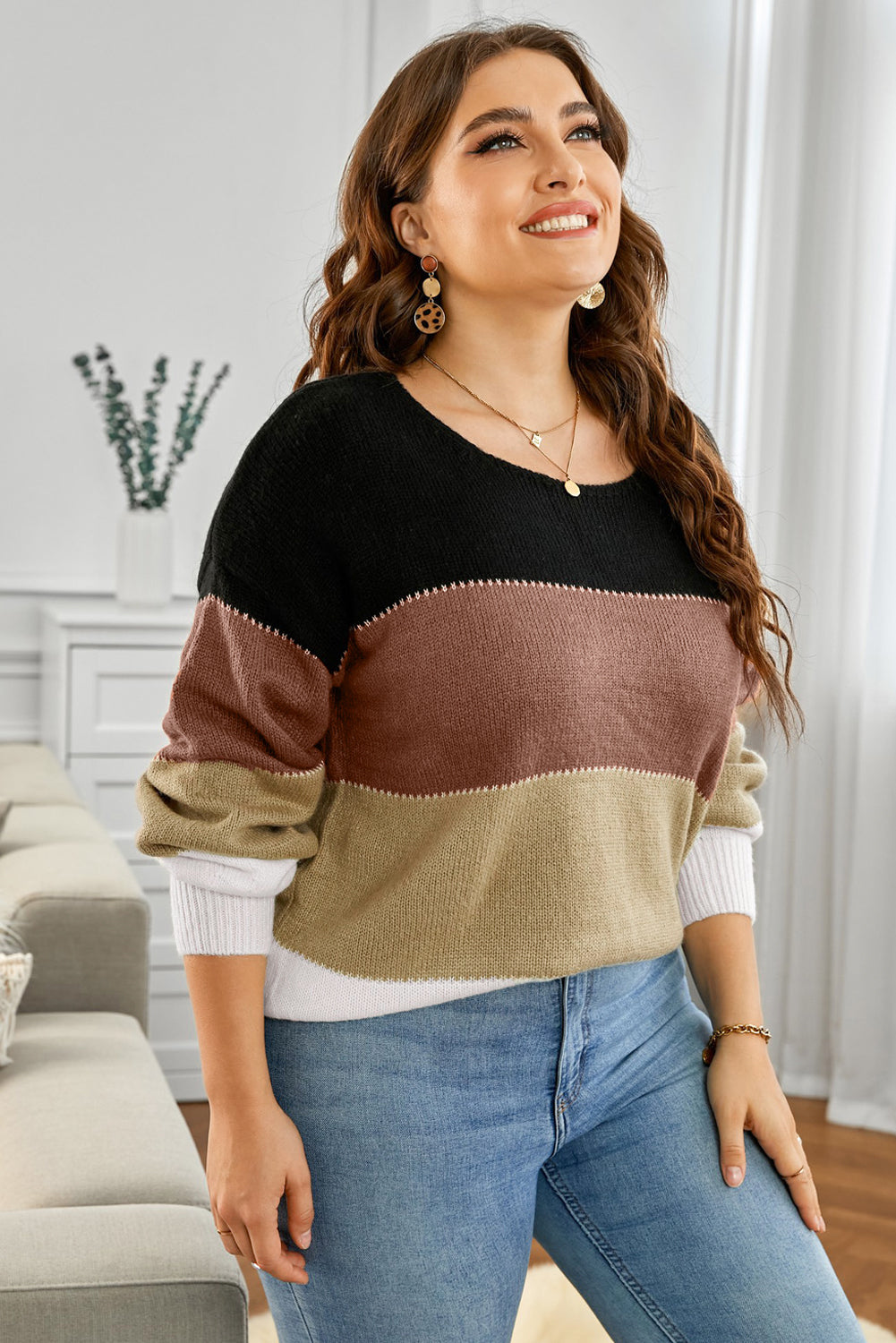 Plus Size Color Block Round Neck Sweater - The Goddess Galleries