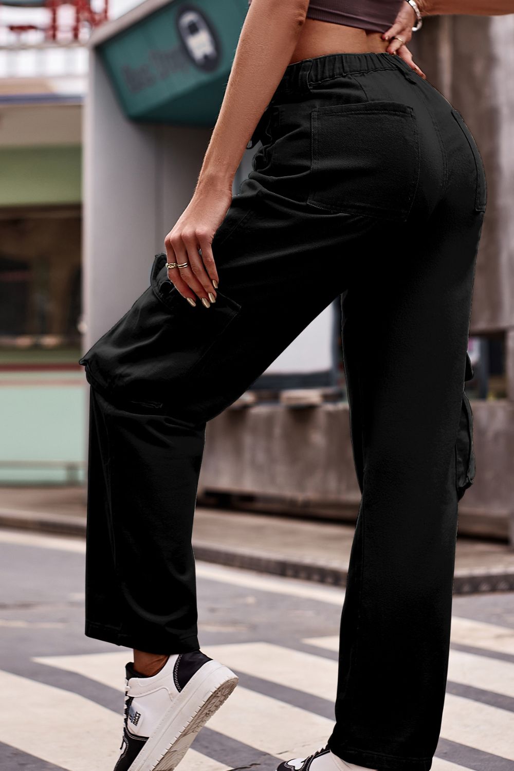 Buttoned Knee Pockets Loose Fit Jeans - The Goddess Galleries