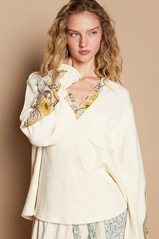 POL Lace Detail Flower Printed V-Neck Knit Top - The Goddess Galleries