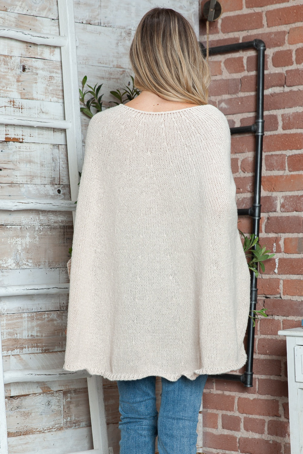 Round Neck Batwing Sleeve Sweater - The Goddess Galleries
