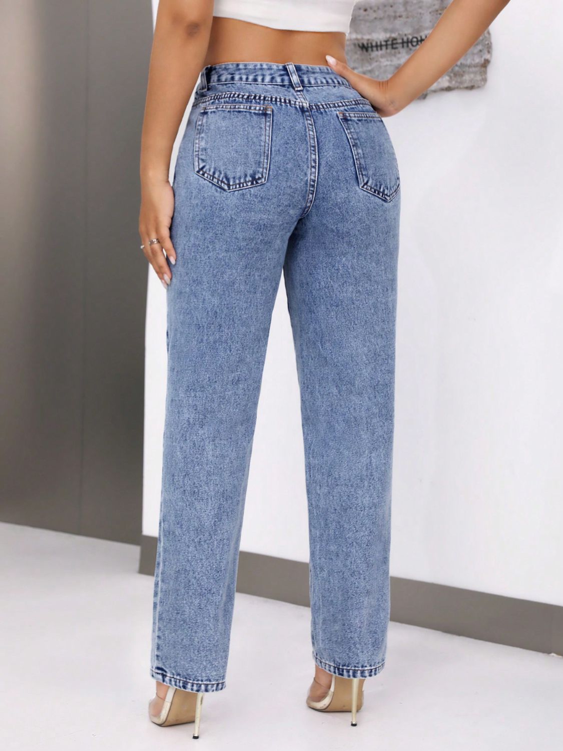 Mid-Rise Waist Jeans with Pockets - The Goddess Galleries
