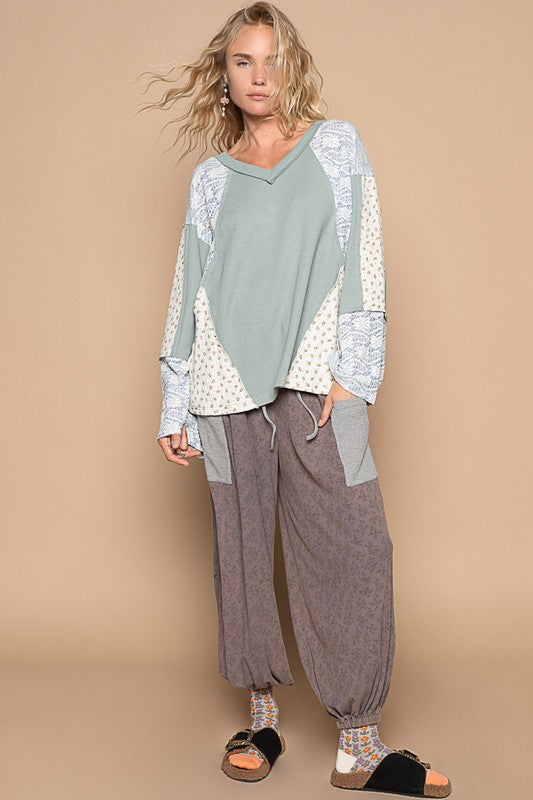 POL Lace Floral Round Neck Knit Top - The Goddess Galleries
