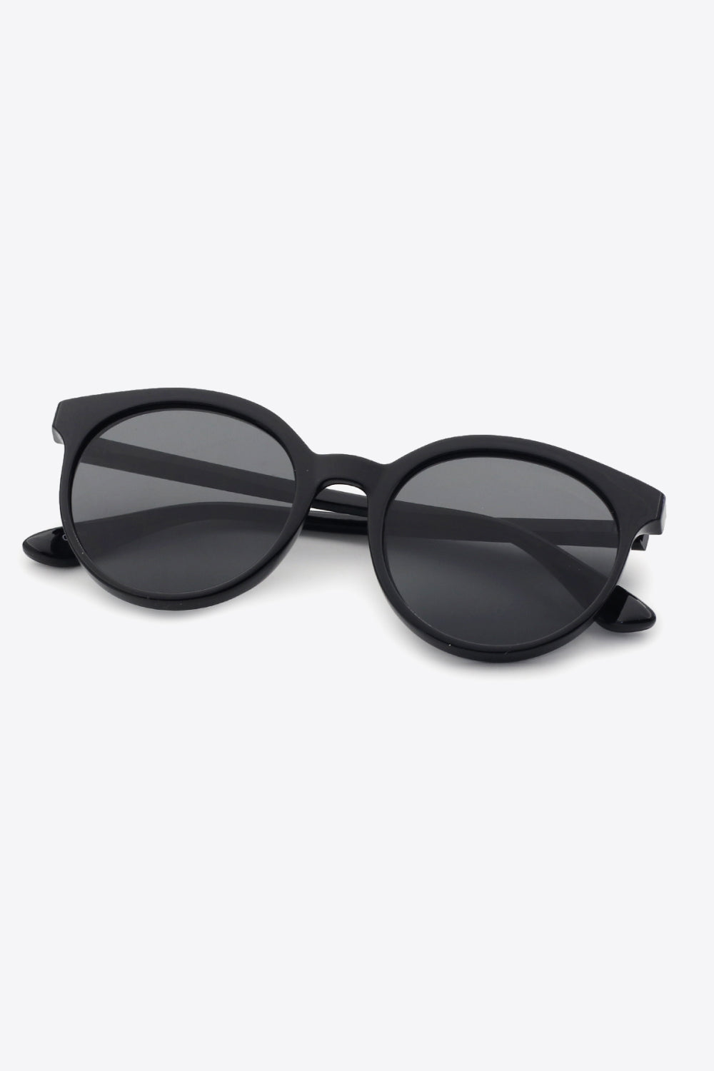 Round Full Rim Polycarbonate Frame Sunglasses - The Goddess Galleries