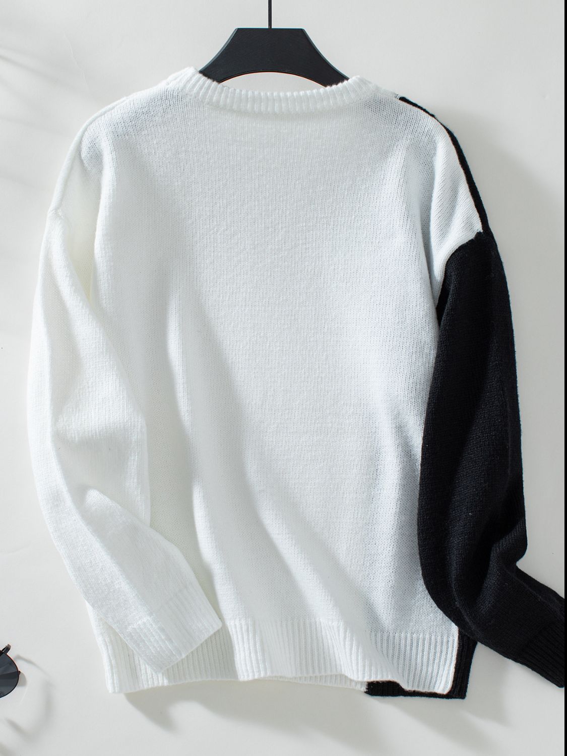 Two Tone Cable Knit Round Neck Long Sleeve Sweater - The Goddess Galleries