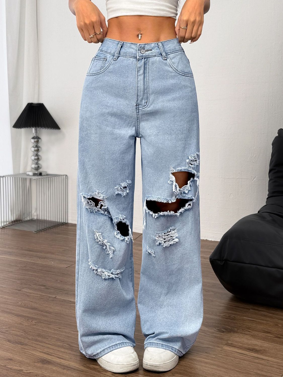 Distressed Wide Leg Jeans with Pockets - The Goddess Galleries