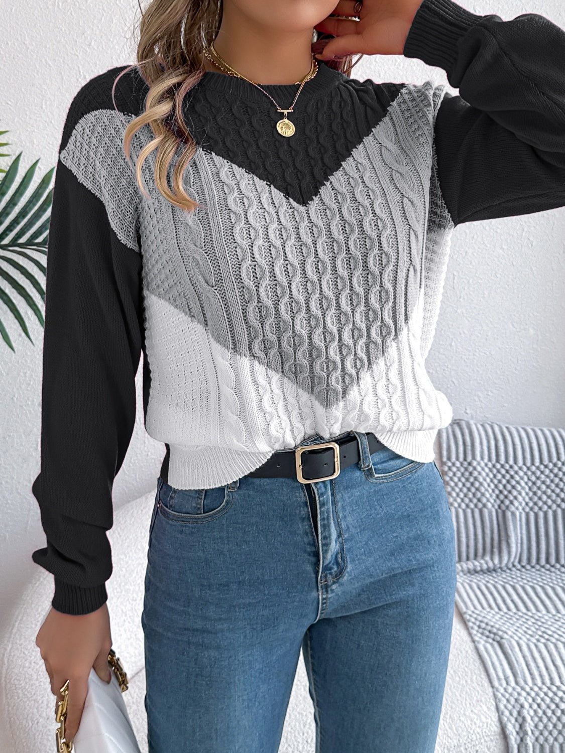 Contrast Round Neck Long Sleeve Sweater - The Goddess Galleries