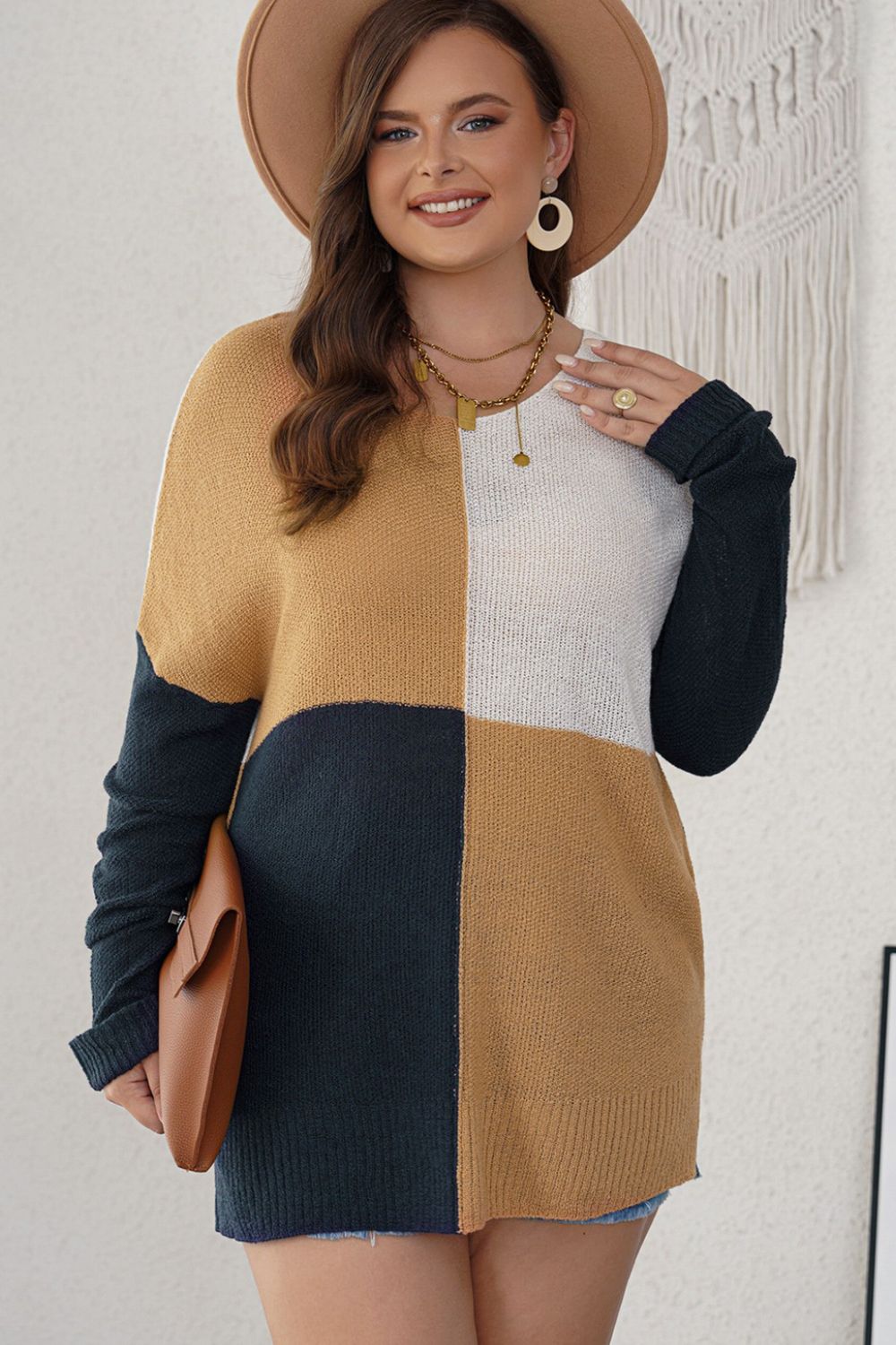 Plus Size Color Block Round Neck Sweater - The Goddess Galleries