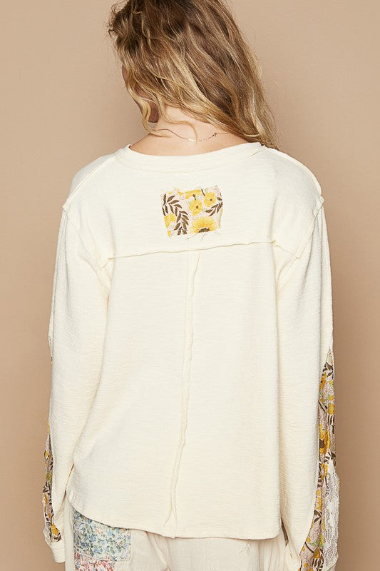 POL Lace Detail Flower Printed V-Neck Knit Top - The Goddess Galleries