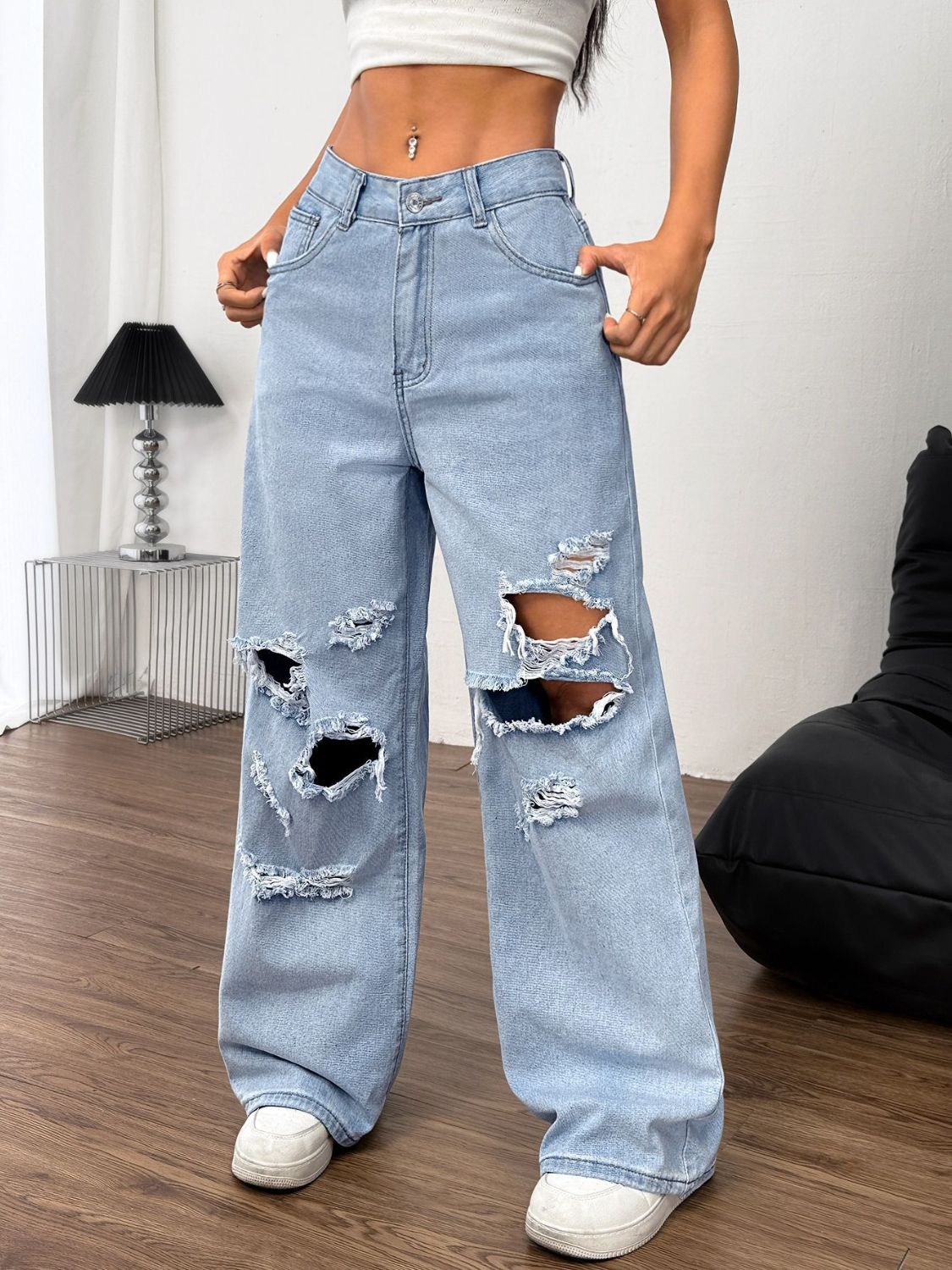 Distressed Wide Leg Jeans with Pockets - The Goddess Galleries