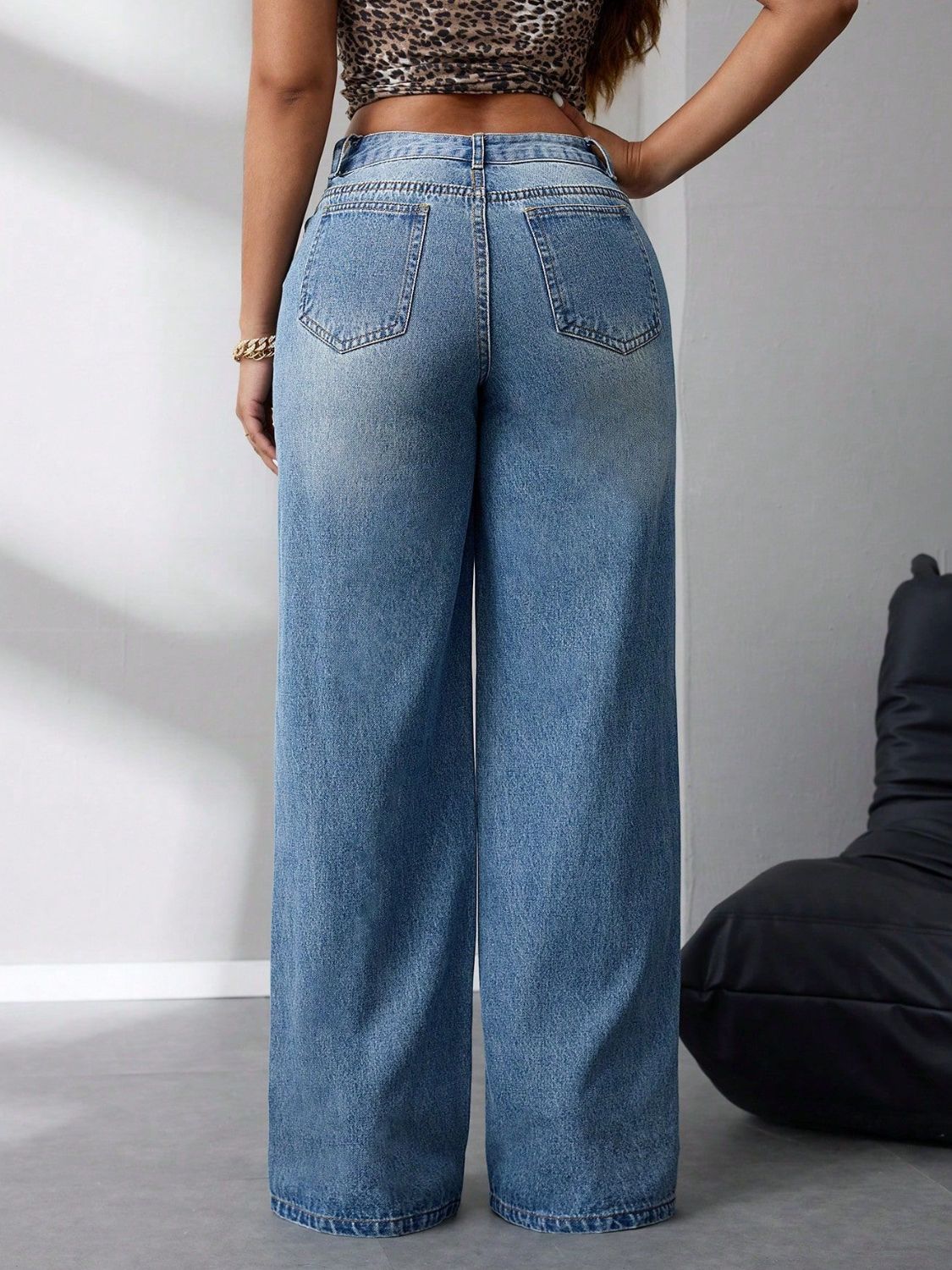 Wide Leg Jeans with Pockets - The Goddess Galleries