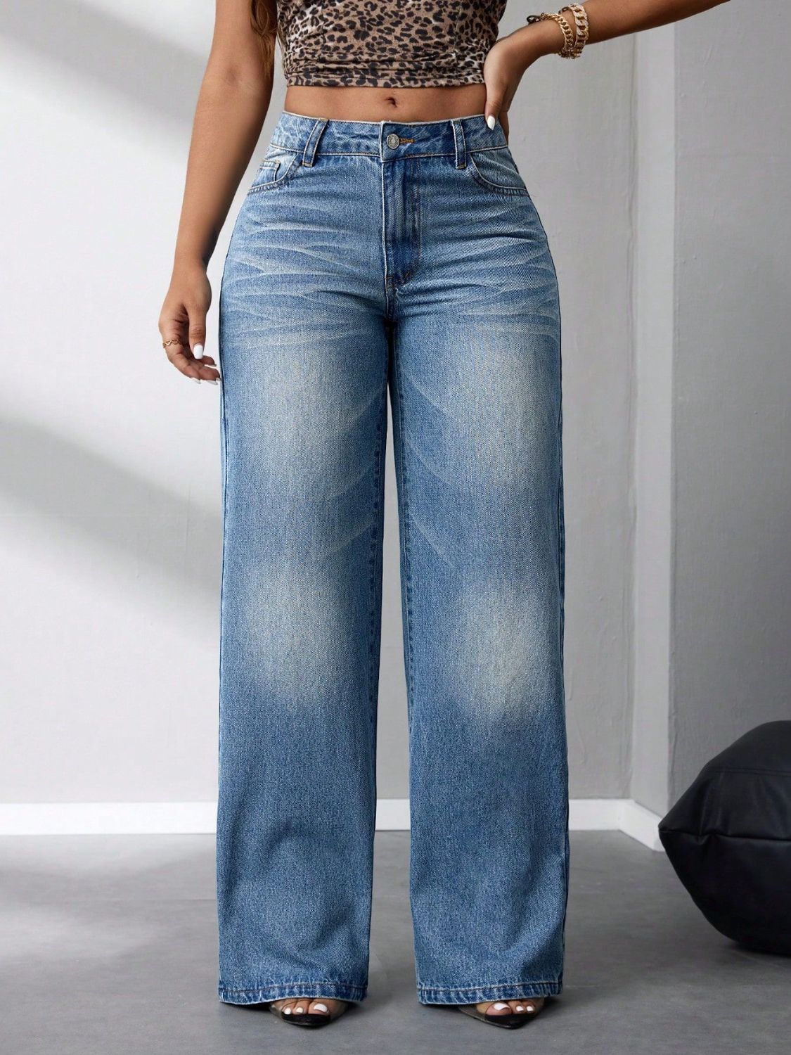 Wide Leg Jeans with Pockets - The Goddess Galleries