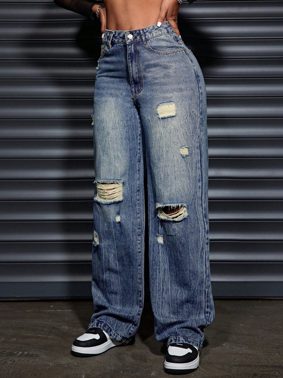 Distressed Wide Leg Jeans with Pockets - The Goddess Galleries