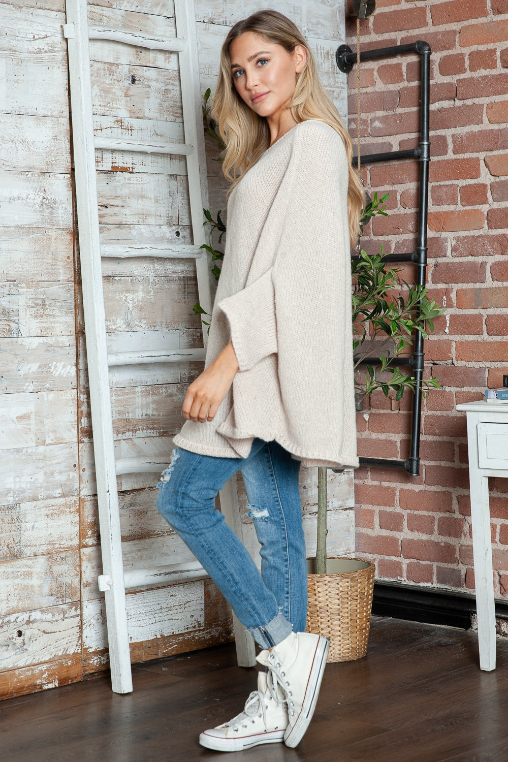 Round Neck Batwing Sleeve Sweater - The Goddess Galleries