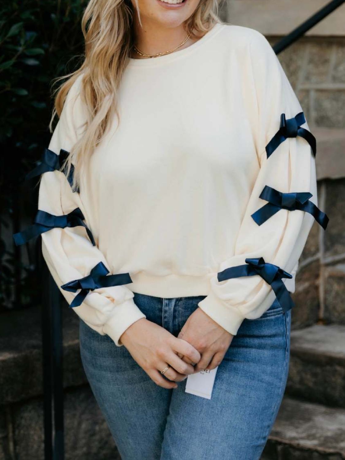 Contrast Bow Round Neck Long Sleeve Sweatshirt - The Goddess Galleries