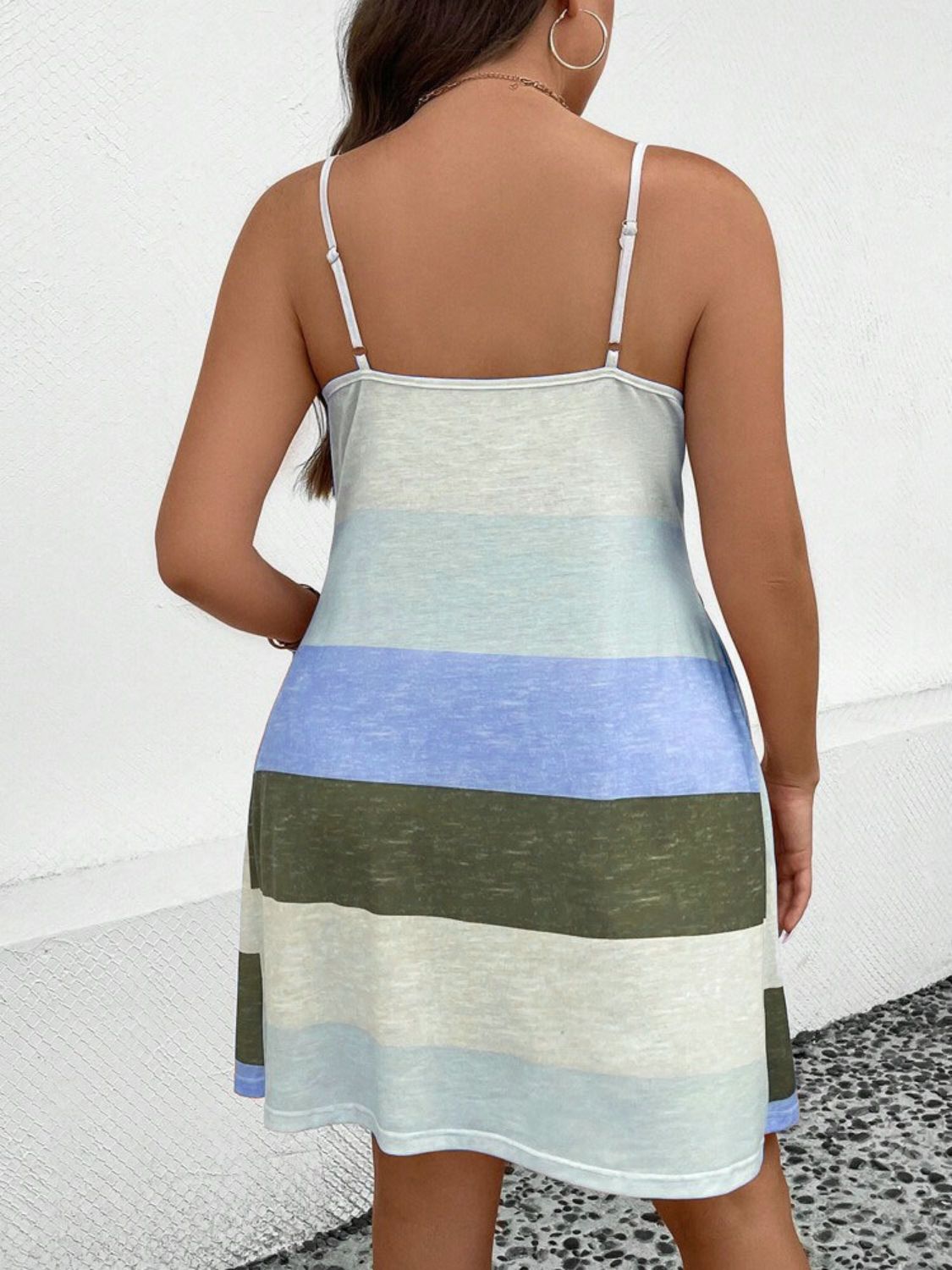 Plus Size Color Block Scoop Neck Mini Dress - The Goddess Galleries