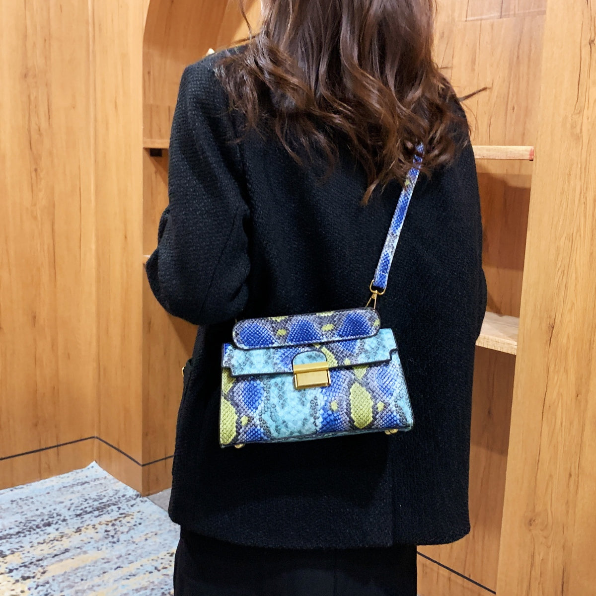 PU Leather Snakeskin Print Crossbody Bag - The Goddess Galleries