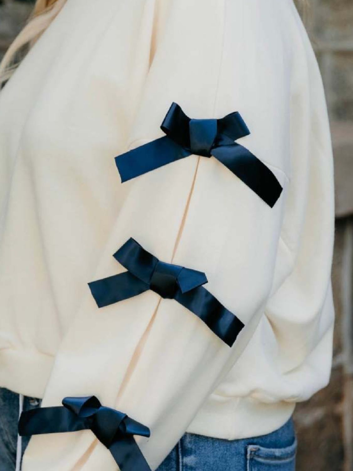Contrast Bow Round Neck Long Sleeve Sweatshirt - The Goddess Galleries