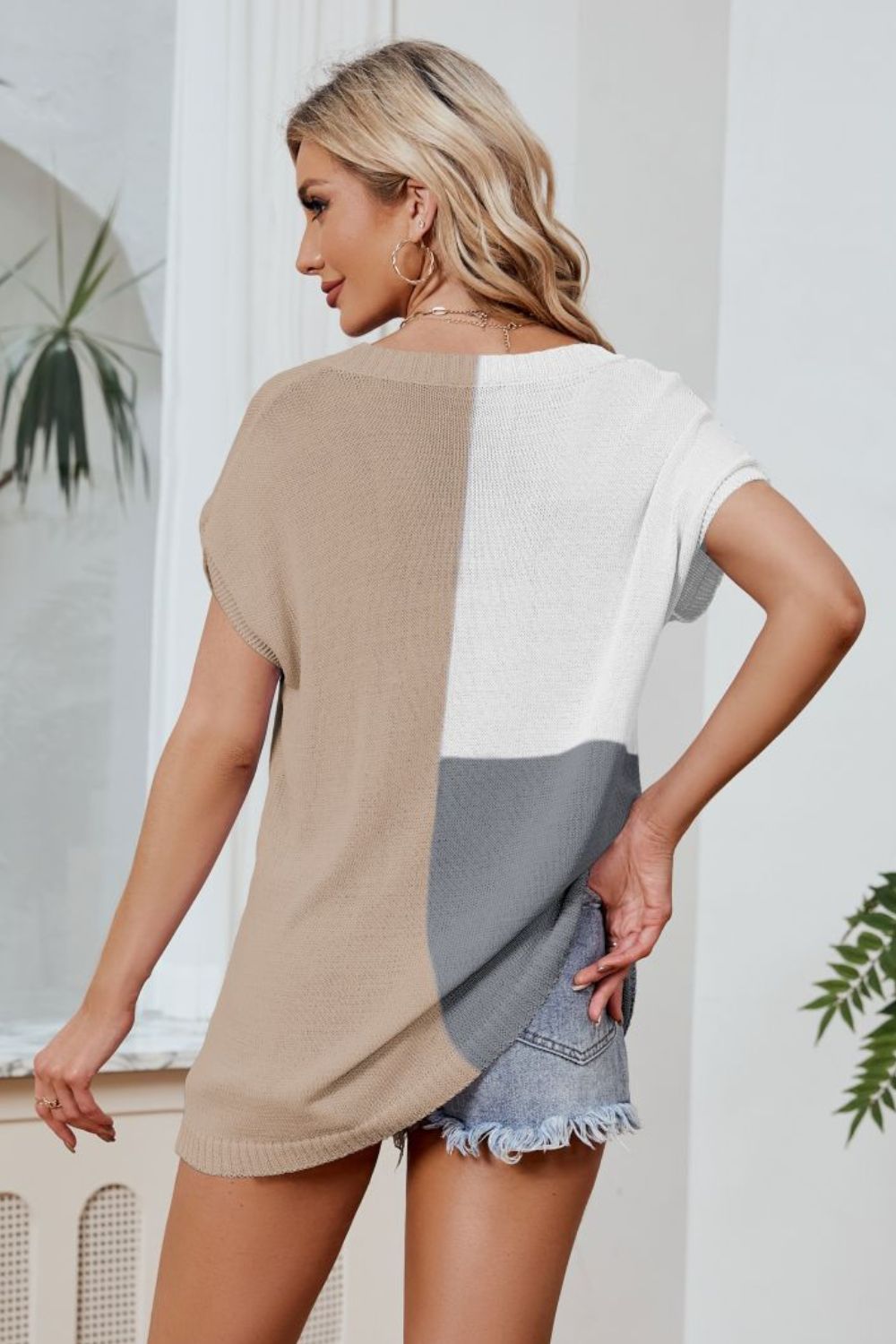 Color Block V-Neck Knit Top - The Goddess Galleries