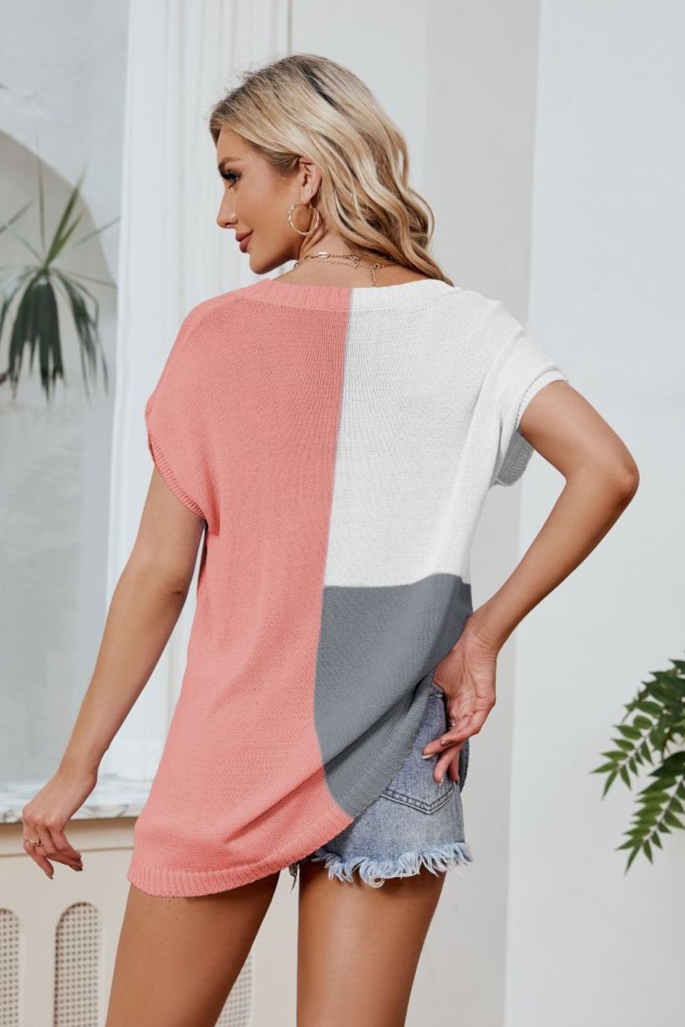 Color Block V-Neck Knit Top - The Goddess Galleries