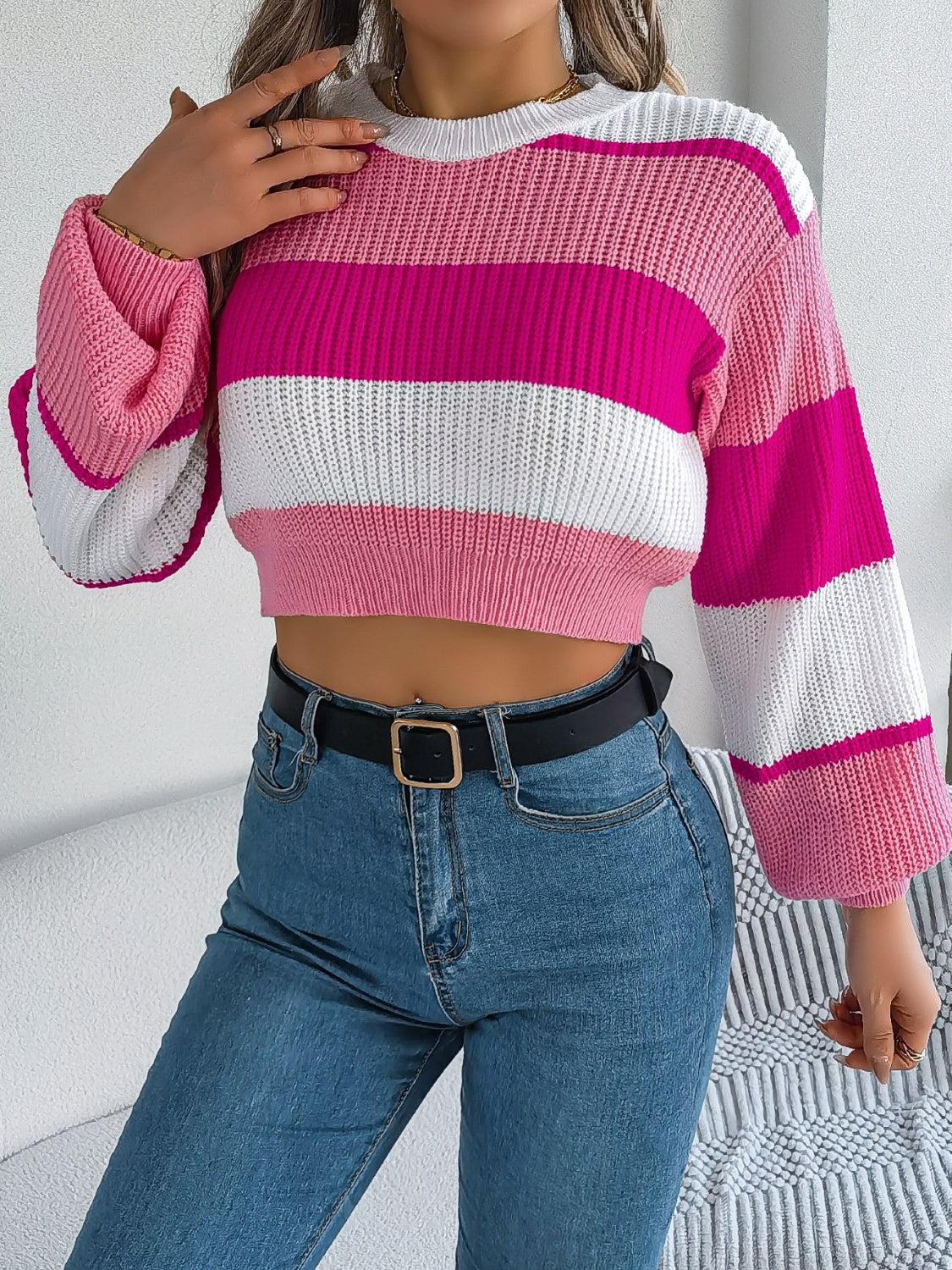 Color Block Round Neck Cropped Sweater - The Goddess Galleries