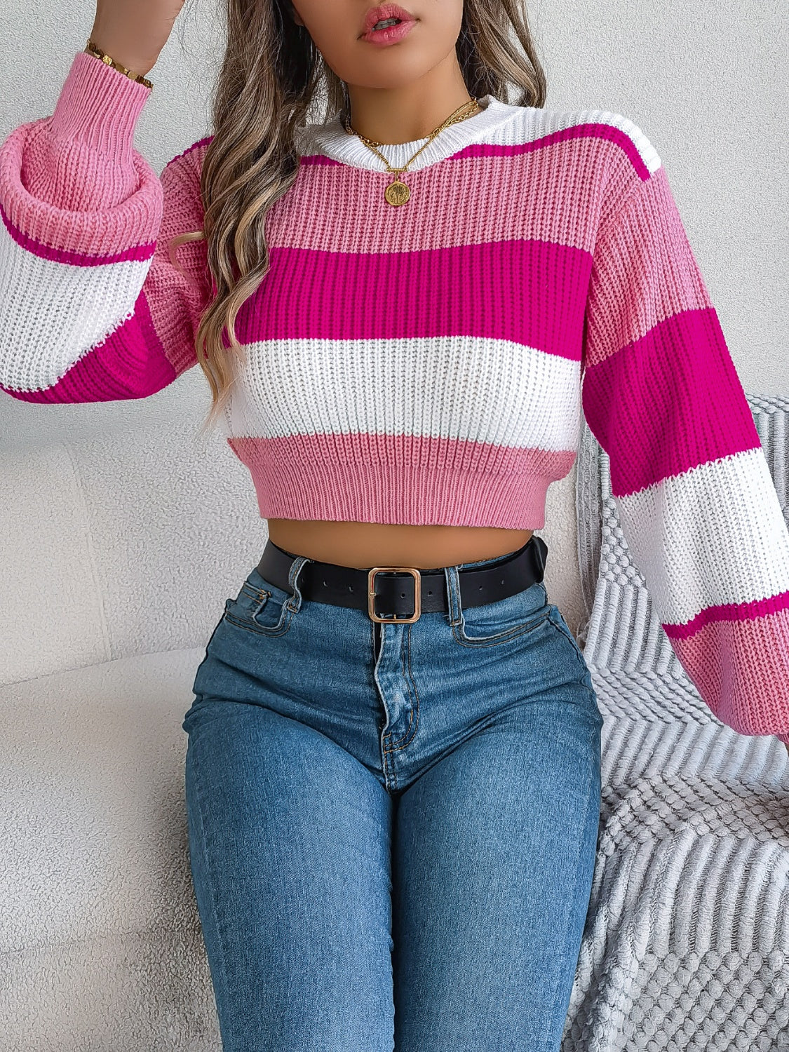 Color Block Round Neck Cropped Sweater - The Goddess Galleries
